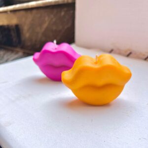 Lip shaped candle