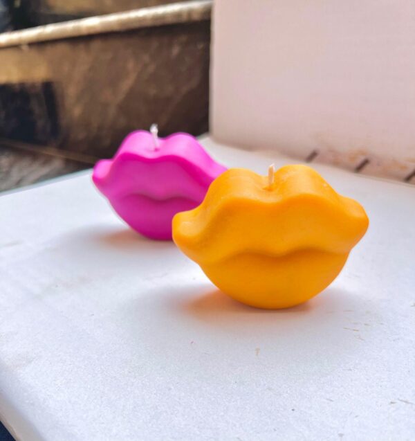 Lip shaped candle